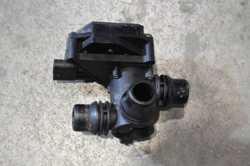 perfect condition solenoid valve valve of water MERCEDES W214 1