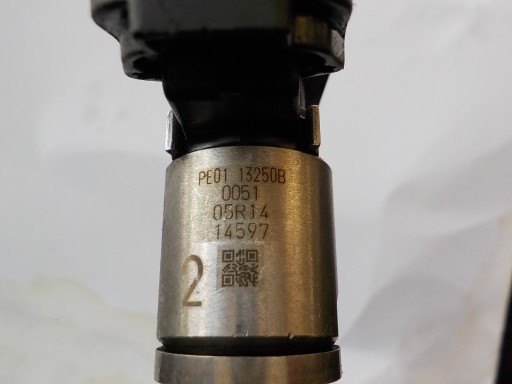 MAZDA 6 2.0 B injector PE0113250B