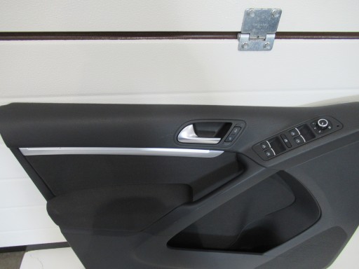 VW TIGUAN and 5N side door left front 5N0867011