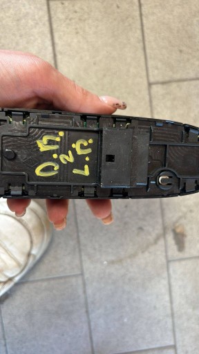 ovladac oken Dacia Bigster R1310 254105443R