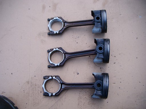 Кольт VI 6 Z30 04-12 1.1 поршень шатун