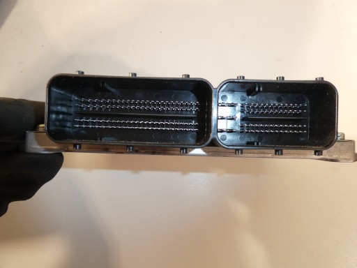 SUBARU FORESTER ORDINATEUR ECU 22611AU250