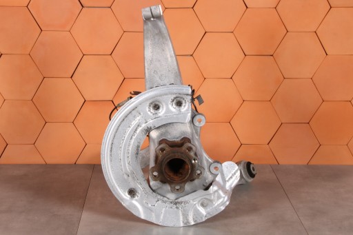 BMW 5 G30 G31 swing arm of the pivot left front 2WD RWD 6884381