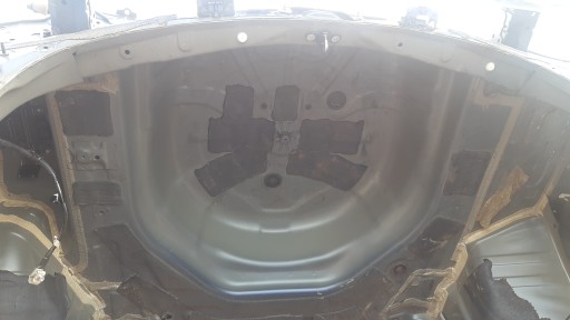 ЗАДНИЙ РЕМЕНЬ БАНЯ КРИЛО ЛІВЕ ЗАДНЕ TOYOTA AURIS II COMBI