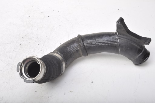 BMW F40 M135i 2.0 труба интеркулера 8675264 21R