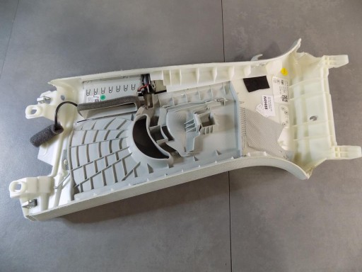AUDI A8 4N cover SLUPKA right 4N0867240