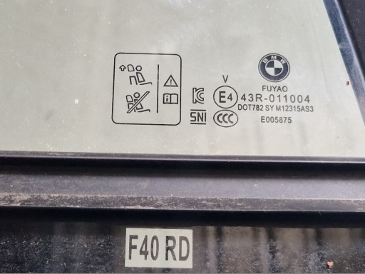 BMW 1 F40 window door PRAWYCH rear part TROJAT