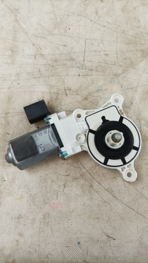 A15772-200 - Dodge ram 09 - мотор заднього правого скла сша