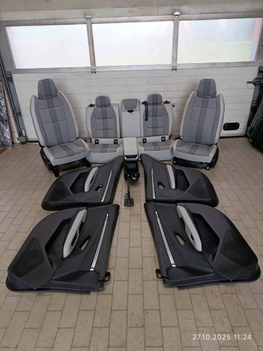 Komplet seats z boczkami Renault Scenic E-Tech V