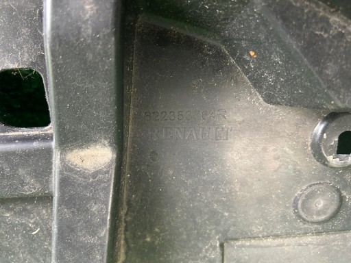 Renault Zoe 19- Lift cover below engine front front cover