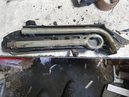 Домкрат ключ вухо комплект VW T5