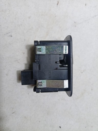button windows rear part right side Chrysler Town and Country 5 facelift 2012