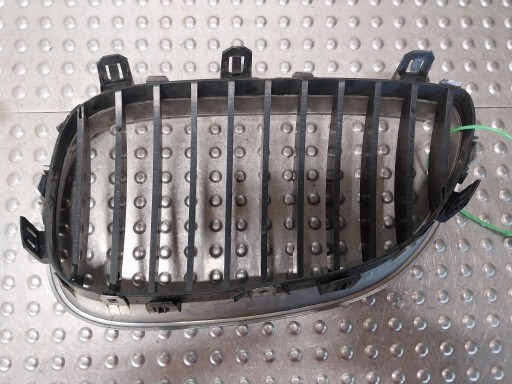 CHROM masky maska ledvinka pravá 7065702 BMW 5 E60 E61