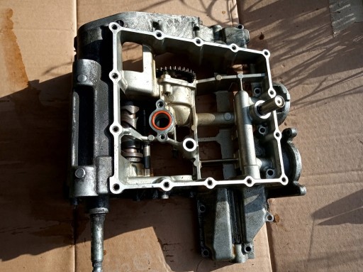 Картер блок SUZUKI GSX R 750 K1