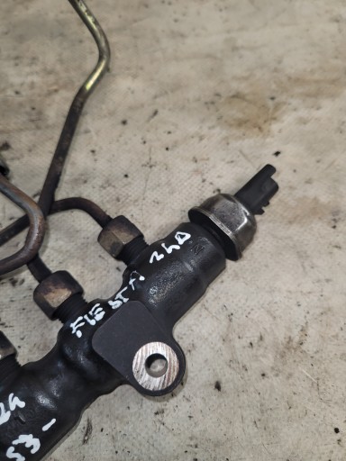 Rampe injection OE 9654592680 + Tuyaux FORD FIESTA MK VI 6 1.4 TDCI