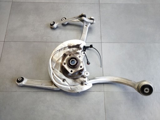 Audi A4 S4 B9 8W lift otoč levá přední ramene 8W0407241F
