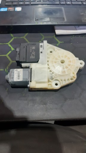 Электродвигатель заднего правого стекла vw 1k0959794l