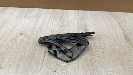 AUDI A1 8X right hinge bonnets 8X0823302A KA26/042