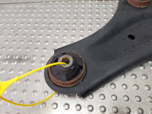 arm right front NISSAN LEAF and ZE0 10-17