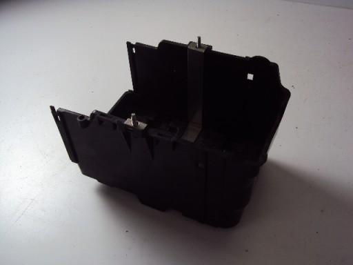 8V21-10723-BDW - ОСНОВАНИЕ АККУМУЛЯТОРА FORD ECOSPORT MK2 2012-