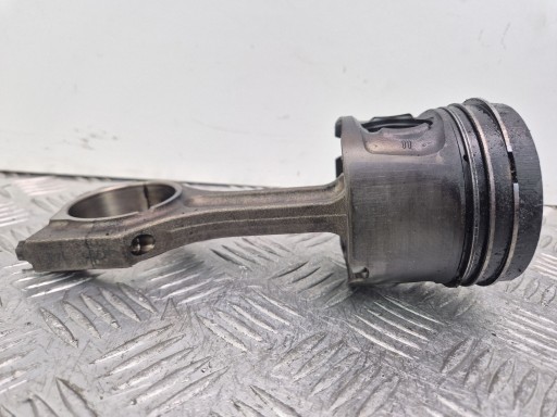 piston avec bielle BMW 1 E81 E87 120d 0840BB N47D20A