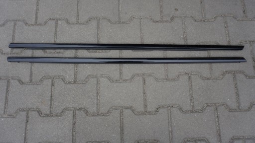 VOLVO C40 XC40 - lišta dvere prachova pravá predok