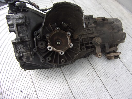 Getriebe MANUALNA AUDI A4 B6 01E300047G