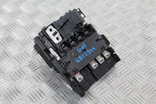 Блок запобіжників bmw 7 g11 6802944