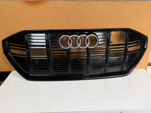 4KE853651 - Решітка радіатора audi e-tron решітка бампера acc 4ke853651a
