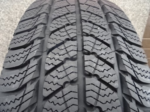 225/55/R17C 109 / 107T UNIROYAL SNOW MAX 3