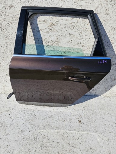 A4 8k station vagon left bonh brown lz8w