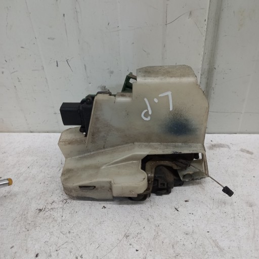 lock door left front SKODA SUPERB