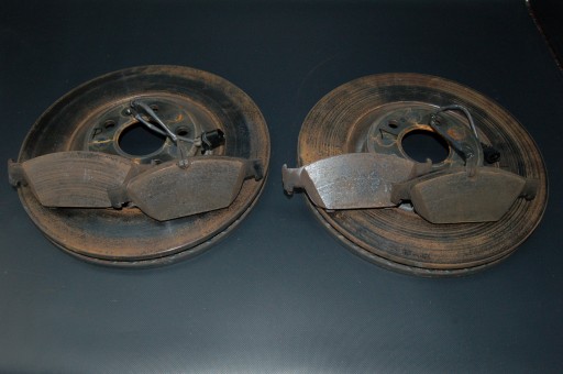 Диски колодки комплект Audi A8 D4 3.0 TDI 4G0615301T