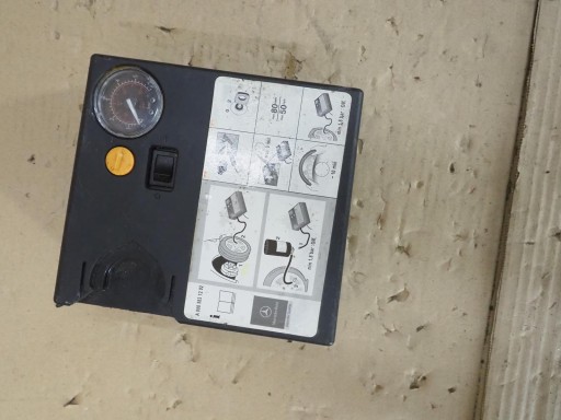 КОМПРЕСОР ЗАПАСНОЇ ШИМИ MERCEDES W245 0005831202