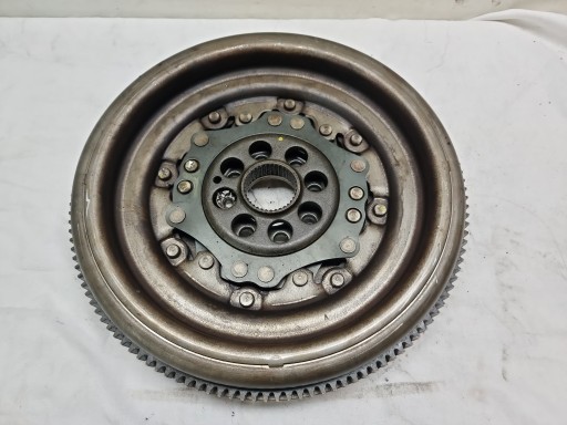 04L 105 - SKODA VW ДВОМАСОВЕ КОЛЕСО