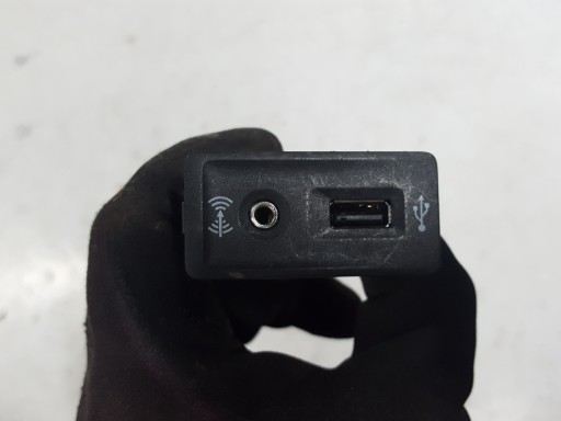 5G0035222H - VW PASSAT B8 14R-роз'єм USB AUX
