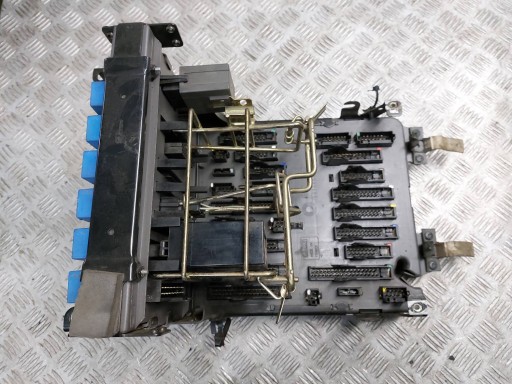 5010466950 - БЛОК ПРЕДОХРАНИТЕЛЕЙ RENAULT PREMIUM 420 DCI