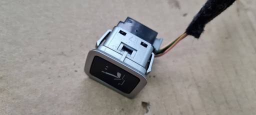 Chrysler Pacifica 2022 button switch control seat 68443103AA