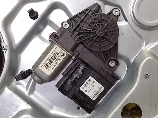 SKODA OCTAVIA II window regulator left front 5K0959793