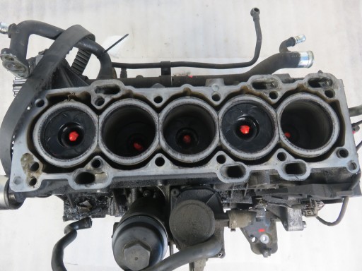 БЛОК VOLVO S80 I 2.4 D5 D5244T