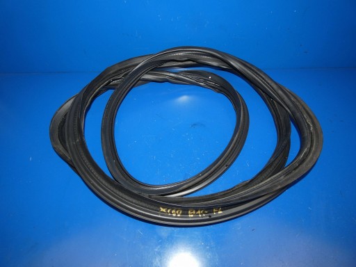 VOLVO XC60 and gasket door right right rear part for bodywork