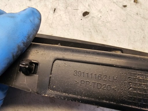 OPEL INSIGNIA B LIFT KOMBI tip limiter bonnet rear part left 39111162
