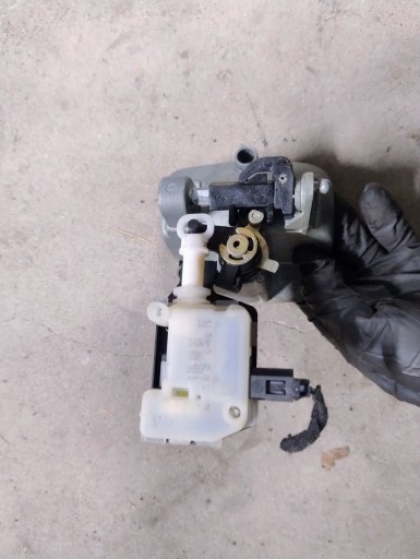 handle bonnet Seat Ibiza 6L 6L6827573D/E