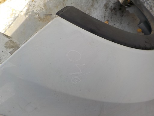 940 FORD KUGA and fender right front front