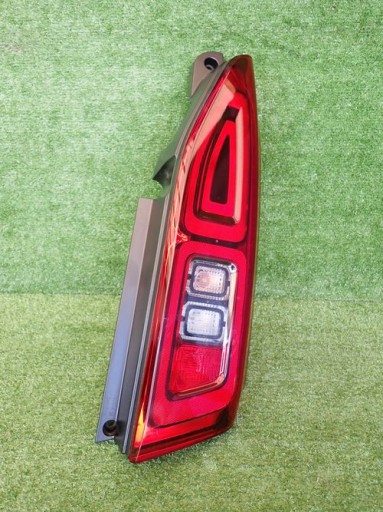 BERLINGO IV PROACE CITY COMBO E 18- far desna stražnja stražnji dio