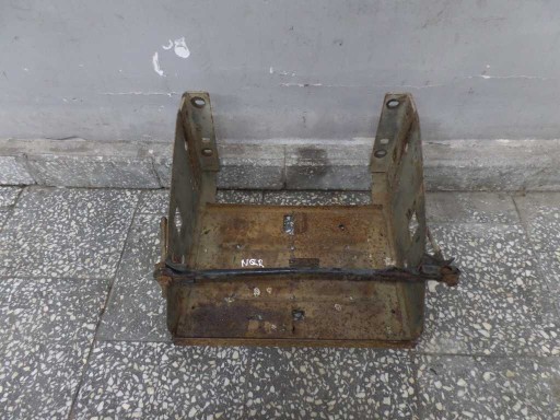 ISUZU NPR NQR КОРПУС БАТАРЕИ БАЗА 04-07