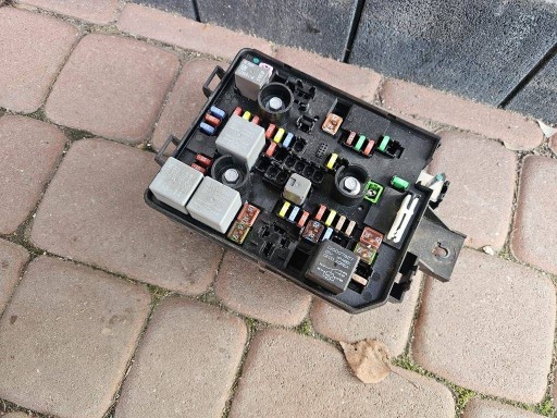Kasten der Sicherungen CPV modul Bedienteil Opel Corsa E 39068001