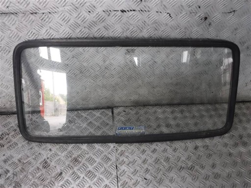 001167 - Заднее стекло FIAT 126 P малыш