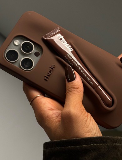 Plecki Rhode Lip Case Apple iPhone 14/15 espresso (limited