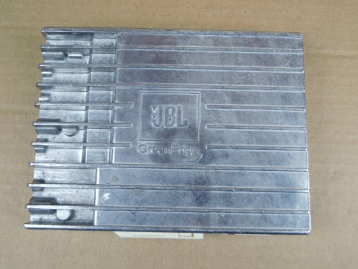 Toyota Prius plus + amplifier JBL 862800W831
